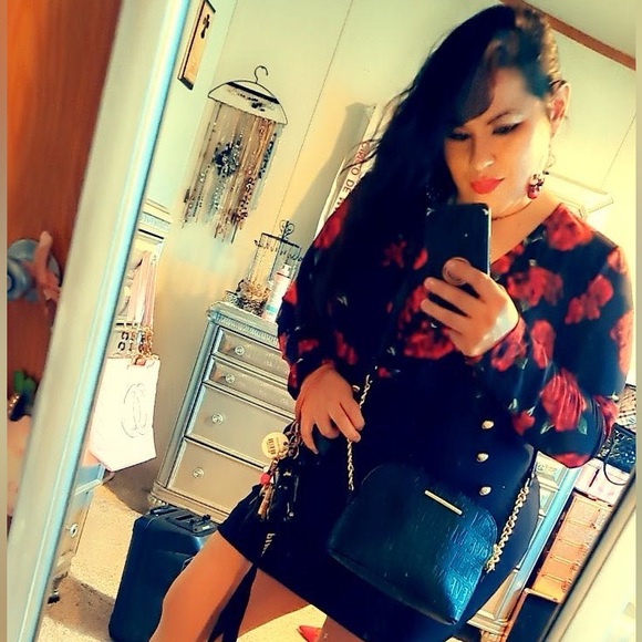 Meet your Posher, Raquel - Picture 3 of 4